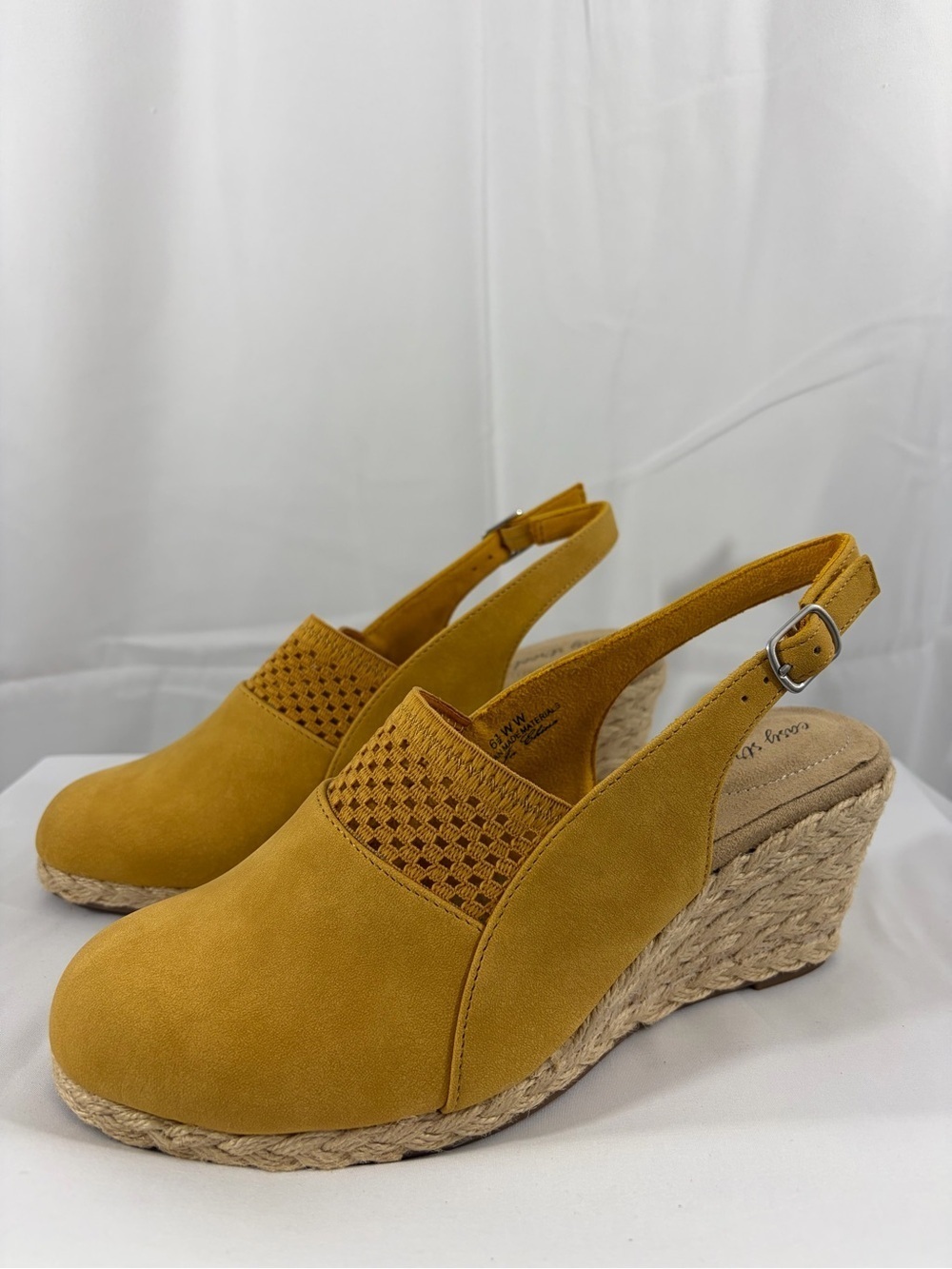 NWT Easy Street Women’s Size 6.5W Mustard Yellow Slingback Wedge Espadrilles - Picture 4 of 8